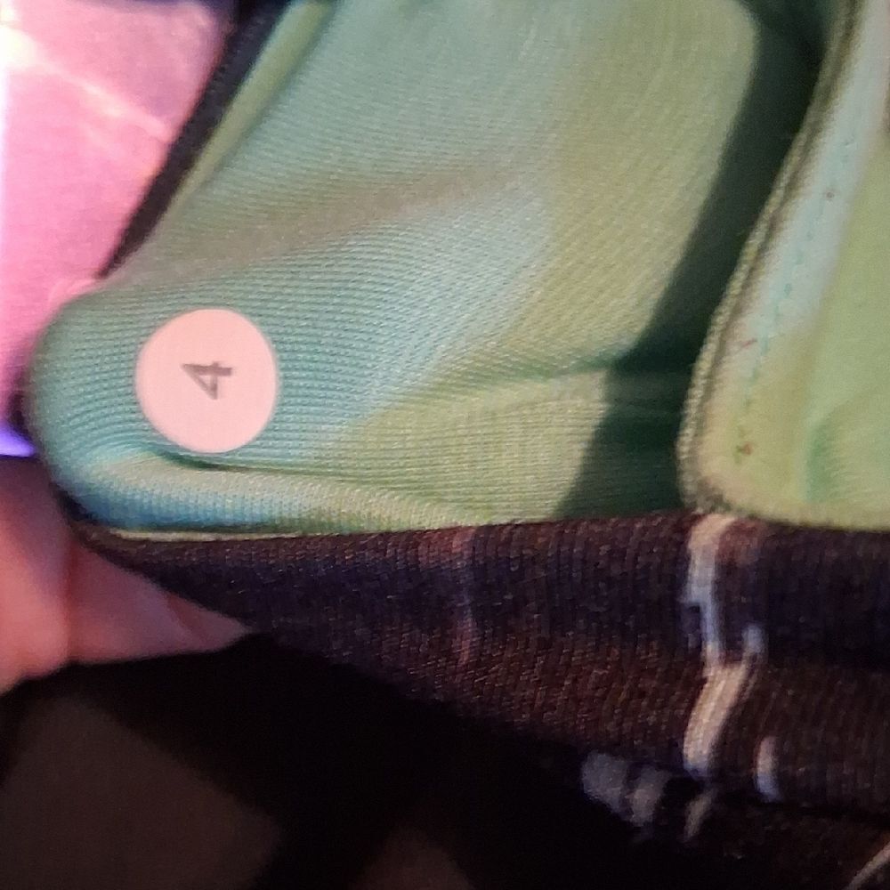 LULULEMON Blue/Green Leggings Patterned Band SIZE 4 - Picture 8 of 8